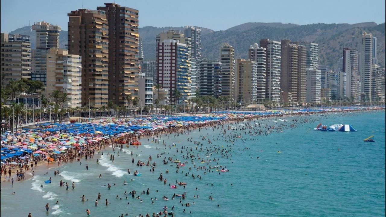 Apartmán Disponible En Abril-Wifi-3Hab, 6 Pers, -Piscina, Aire Acondi-Parking Opcionable Extra Benidorm Exteriér fotografie